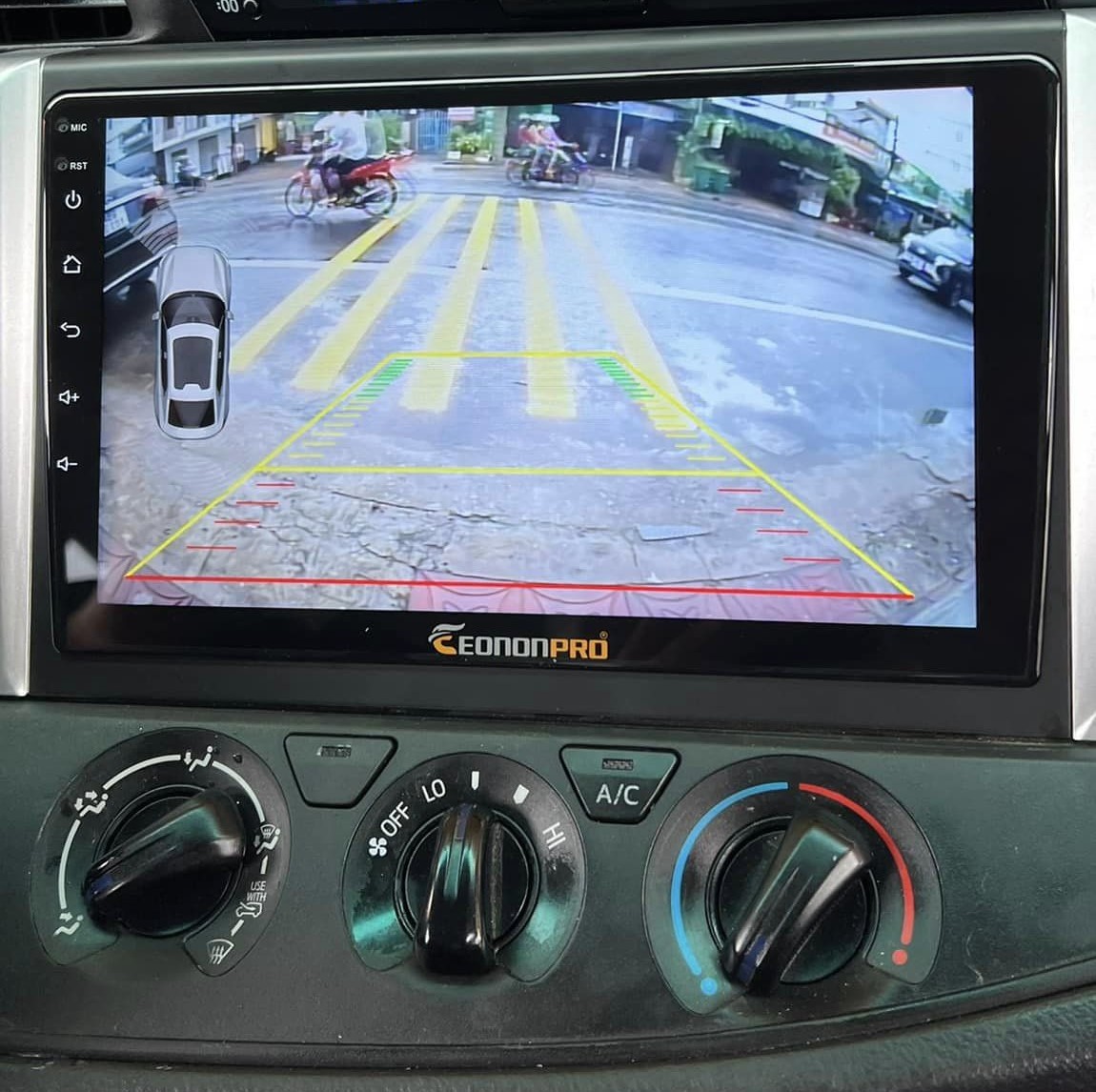 Màn hình android ô tô V30 - Tích hợp hệ thống camera