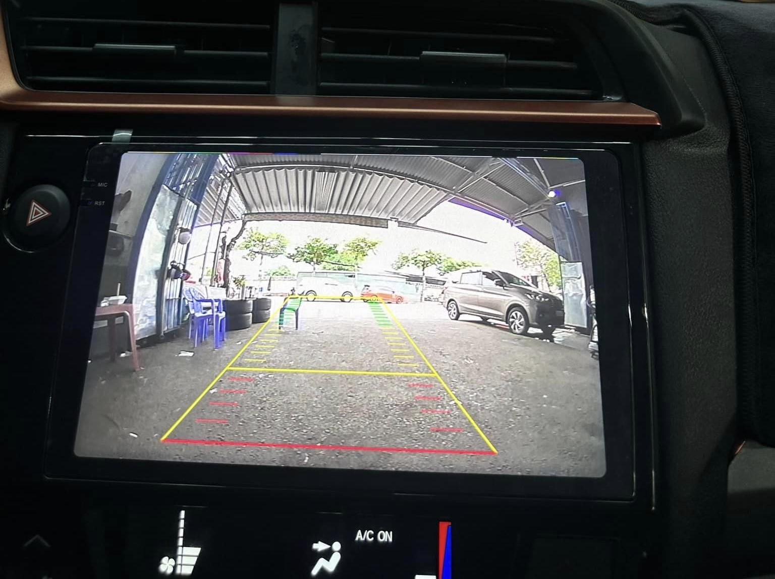 Màn hình android ô tô tích hợp camera 360